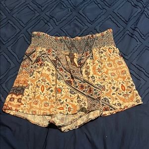 Floral flowy shorts
